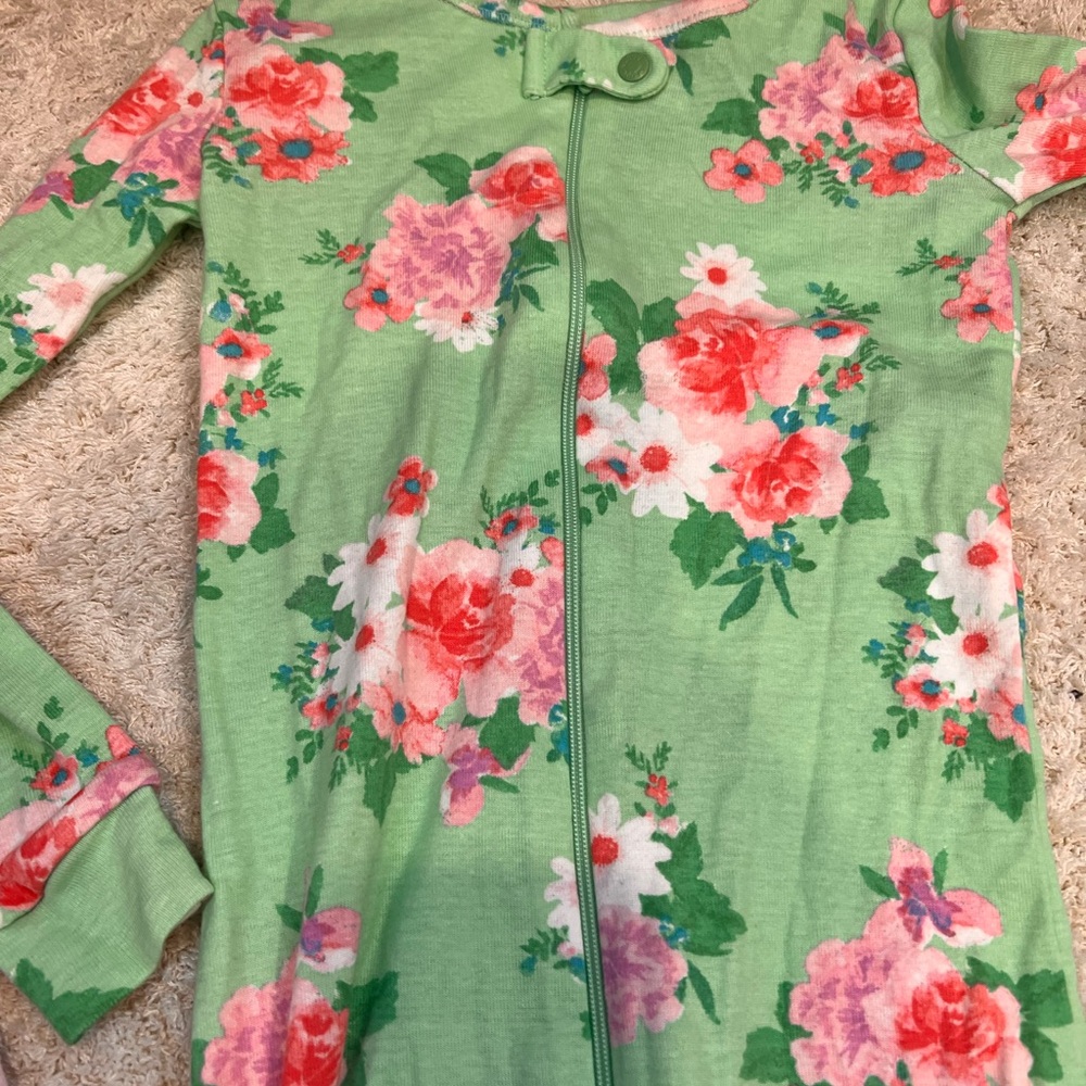 NWOT. Bundle of 2 girls pajamas - Picture 6 of 7